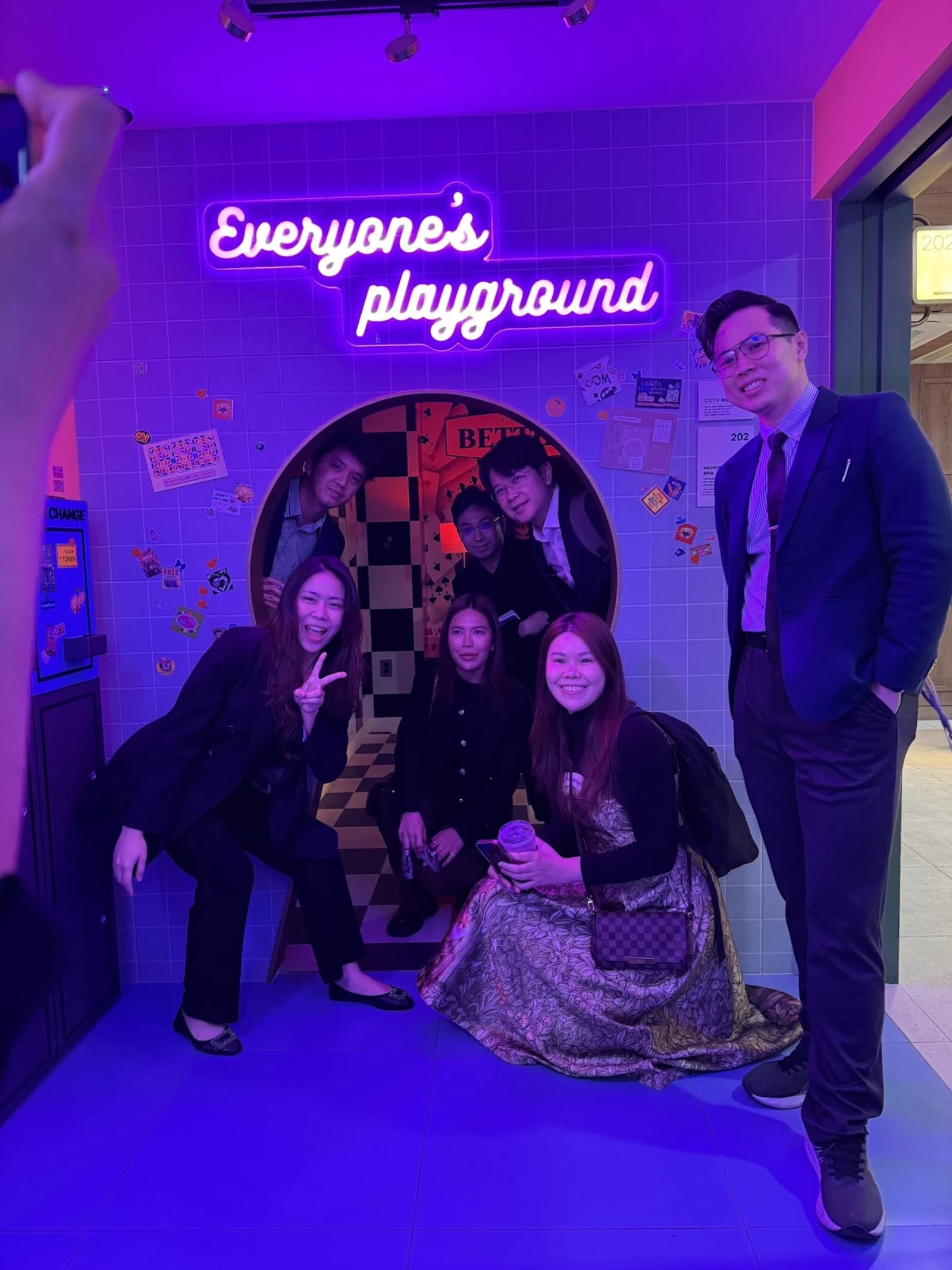 Players in the Realworld Seongsu story — moment 3