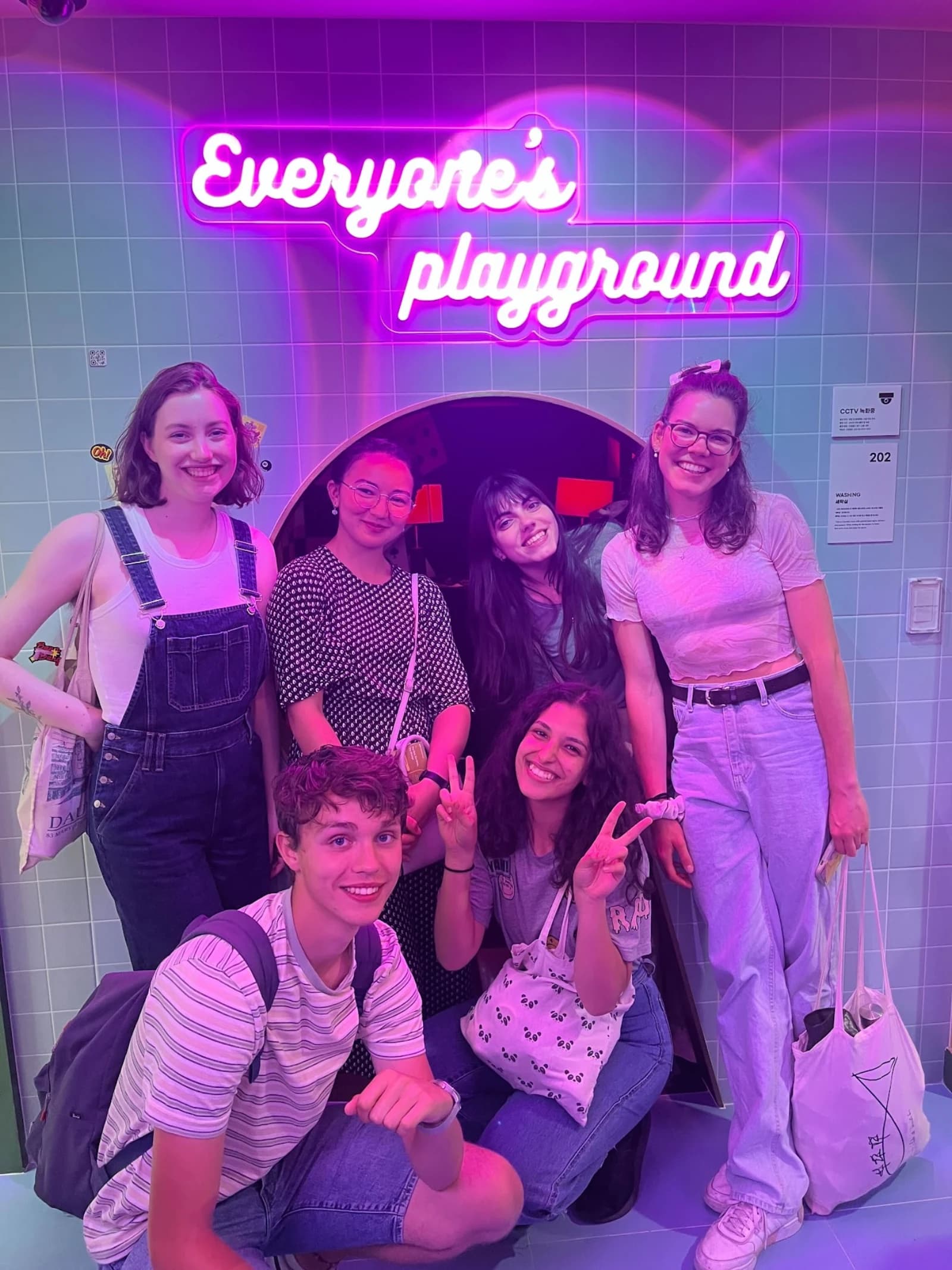 Players in the Realworld Seongsu story — moment 6
